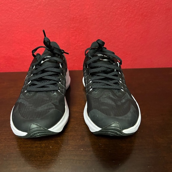 Nike air zoom women’s Black and White running shoes size 5.5 - Picture 2 of 8
